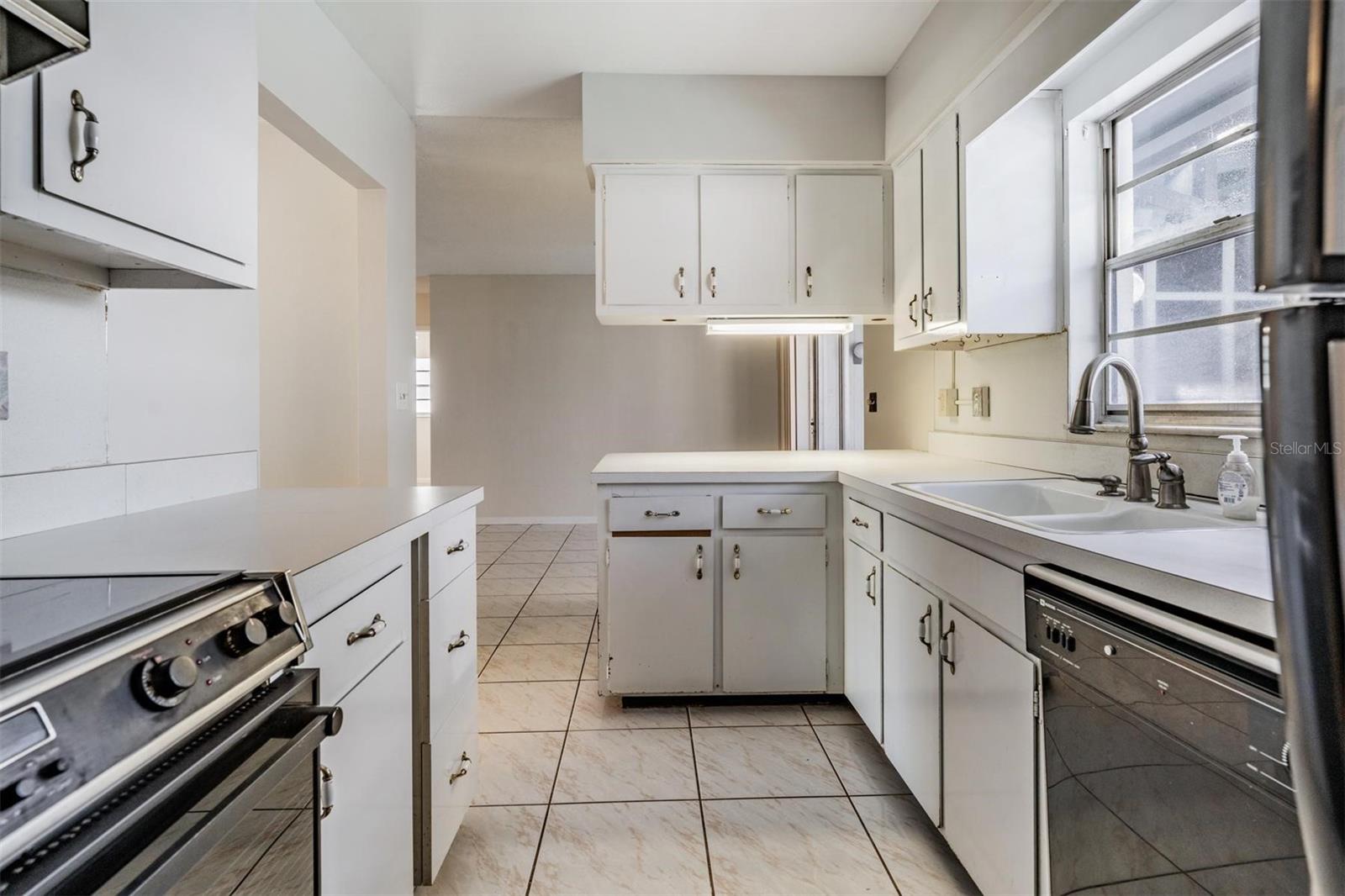 6816 DOVER CT, TAMPA, FL, 33634