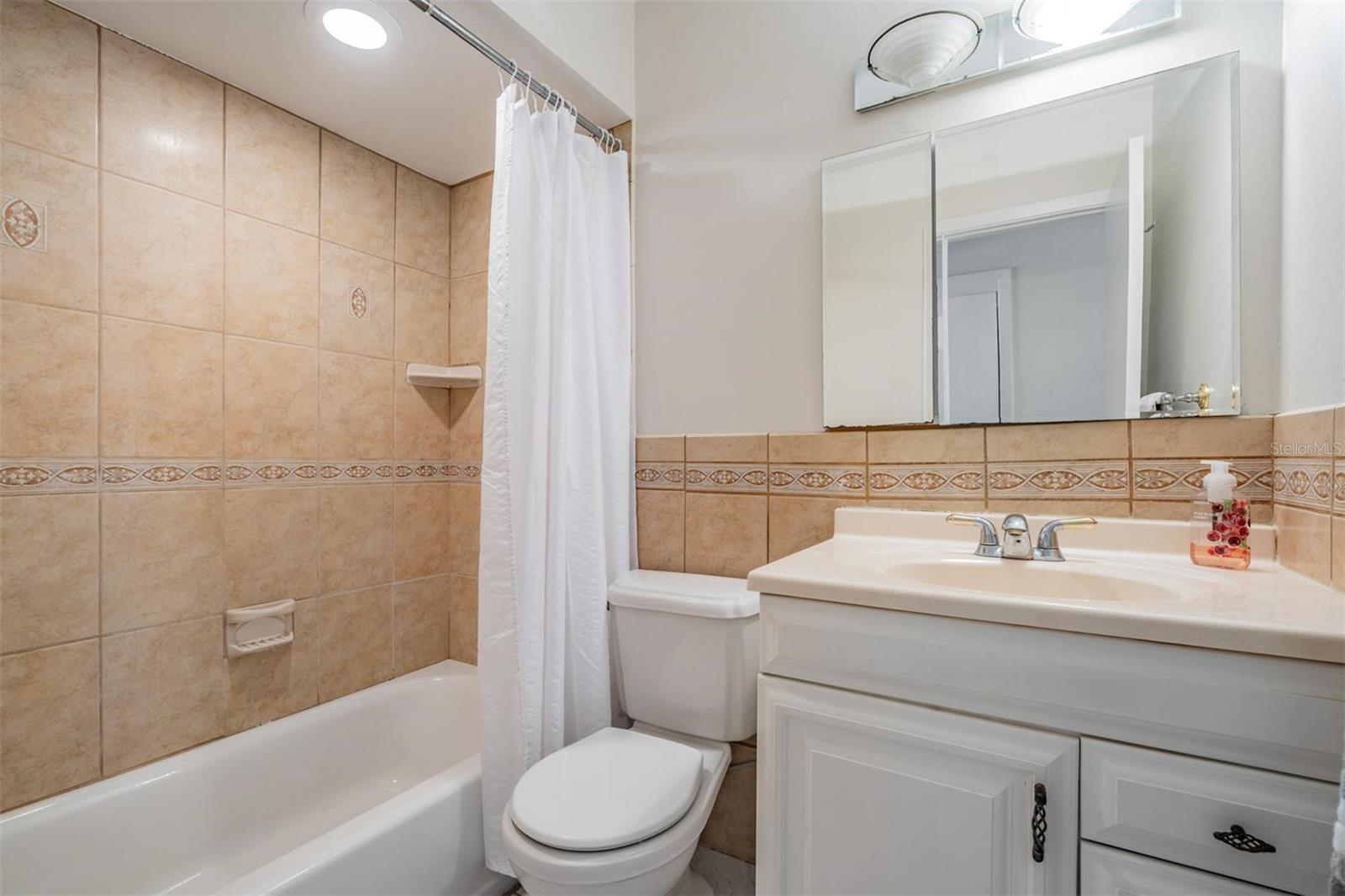 6816 DOVER CT, TAMPA, FL, 33634