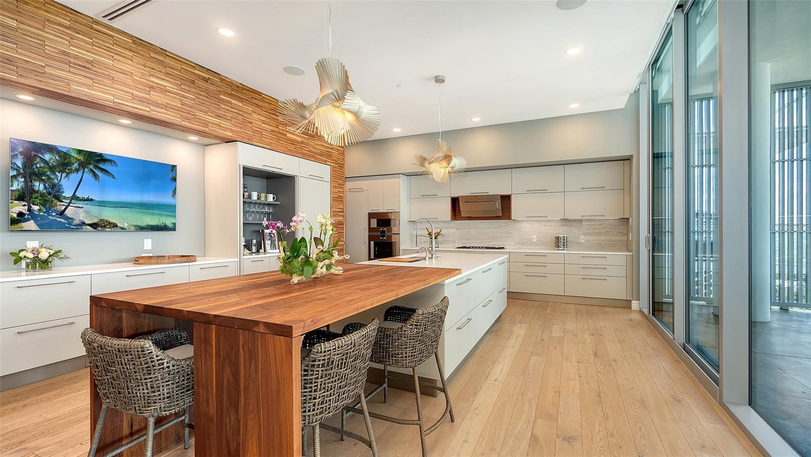 A4665044 Property Photo