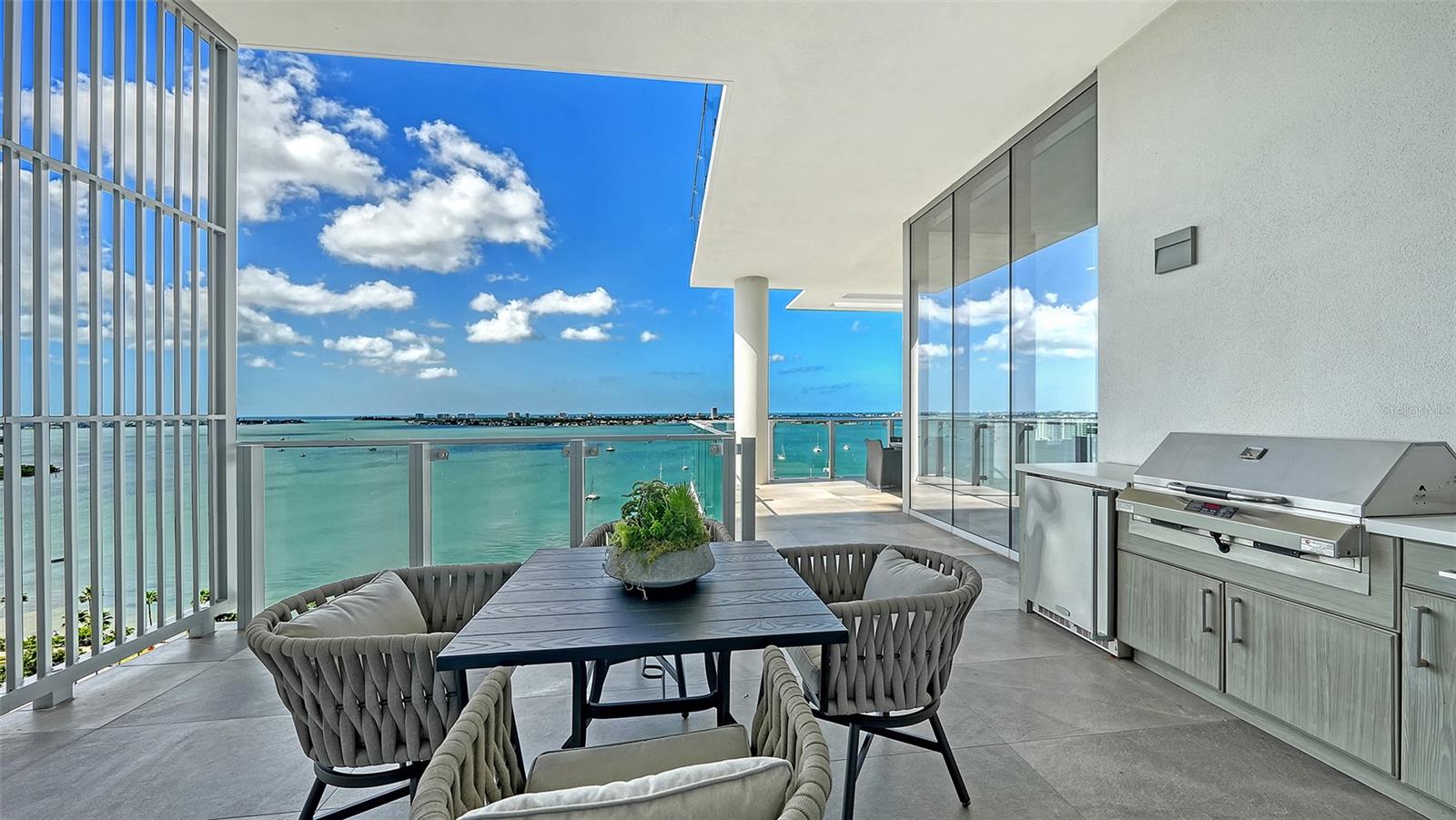 A4665044 Property Photo