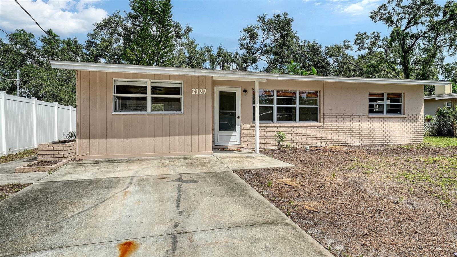 A4665046 Property Photo