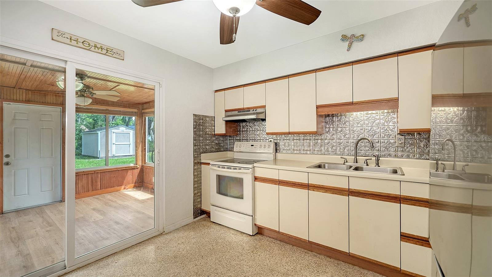 A4665046 Property Photo