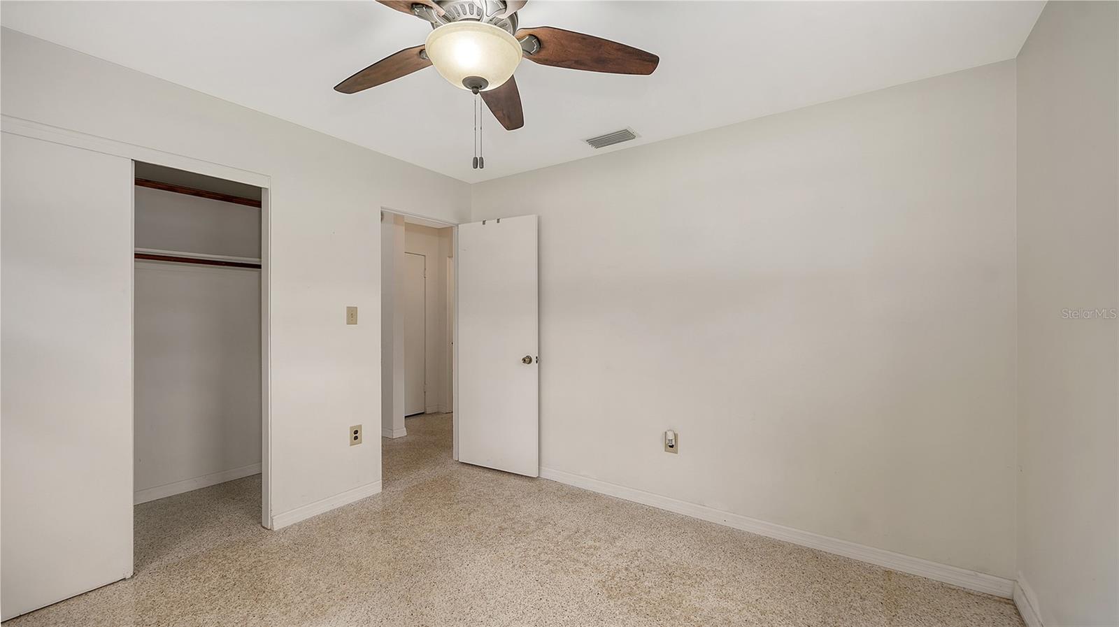 A4665046 Property Photo