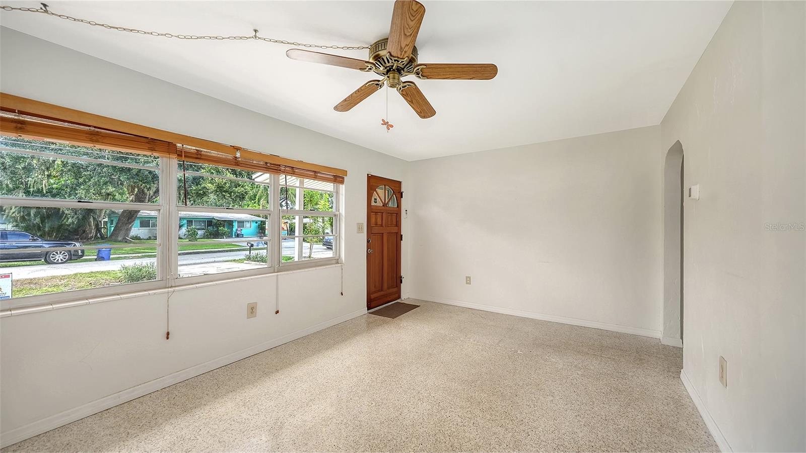 A4665046 Property Photo