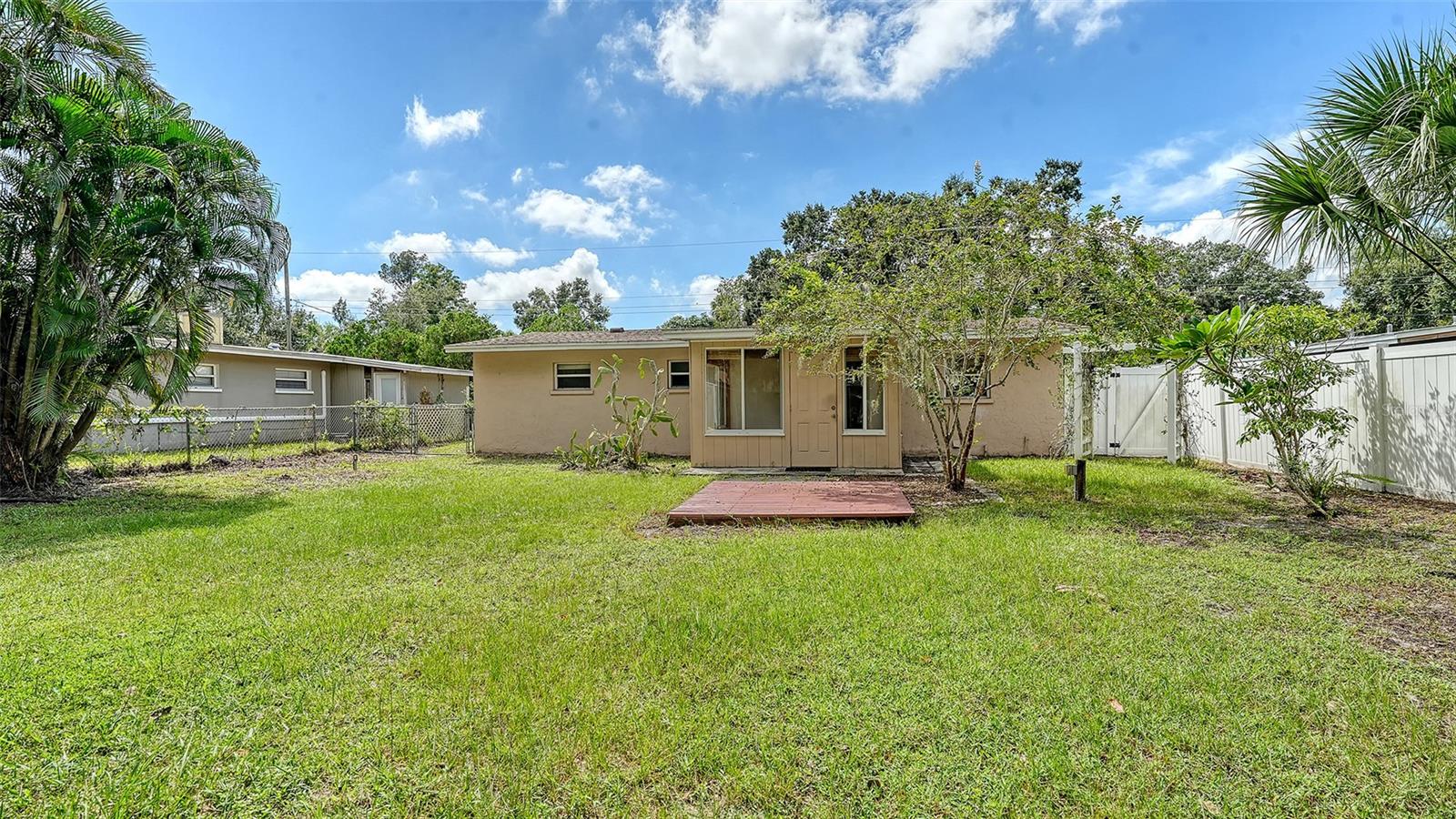 A4665046 Property Photo