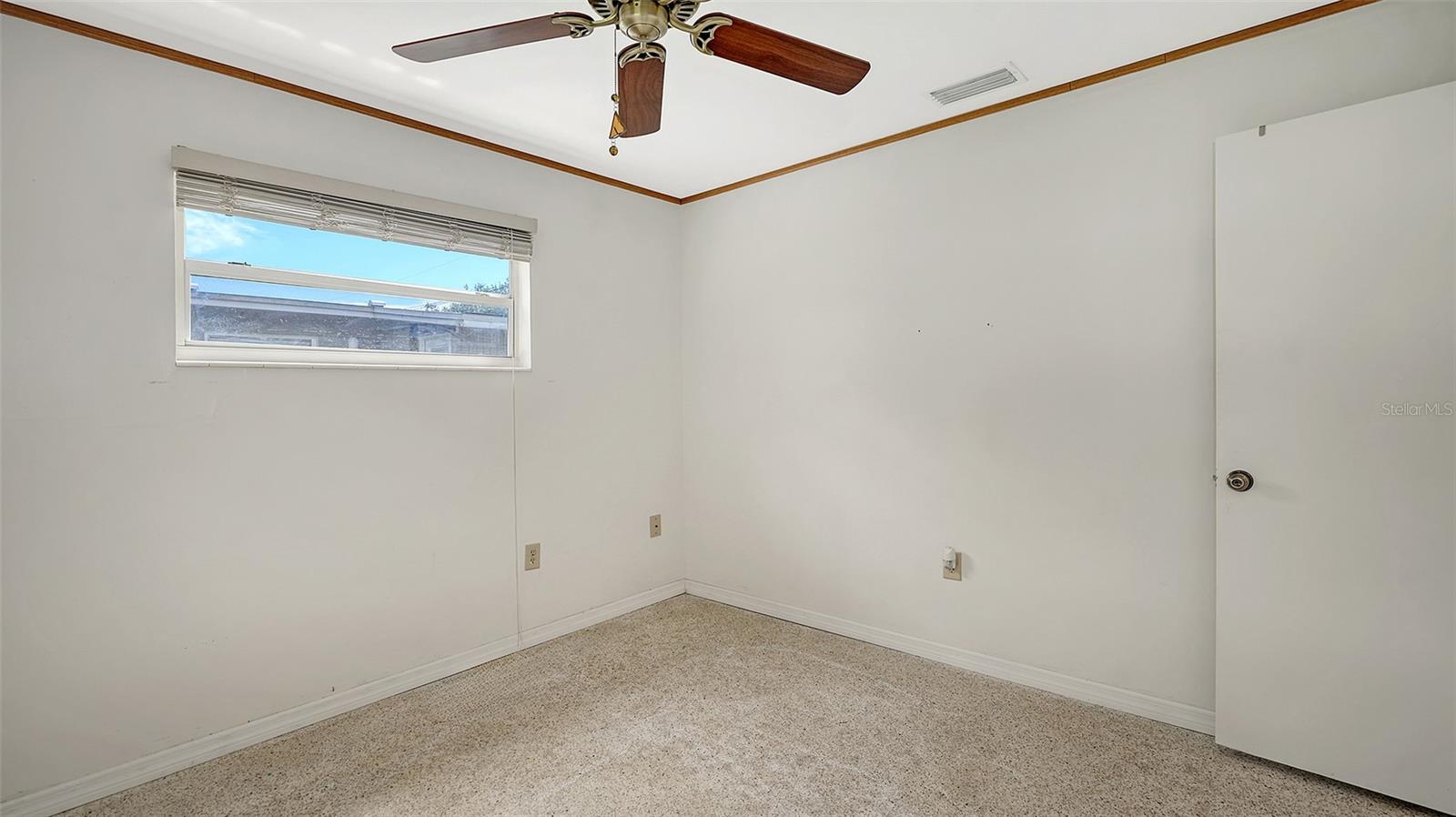 A4665046 Property Photo