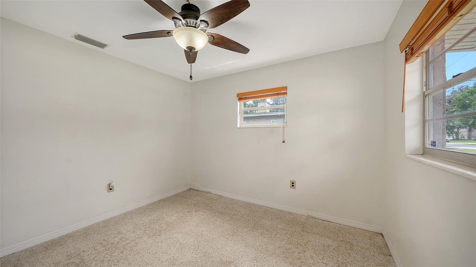 A4665046 Property Photo
