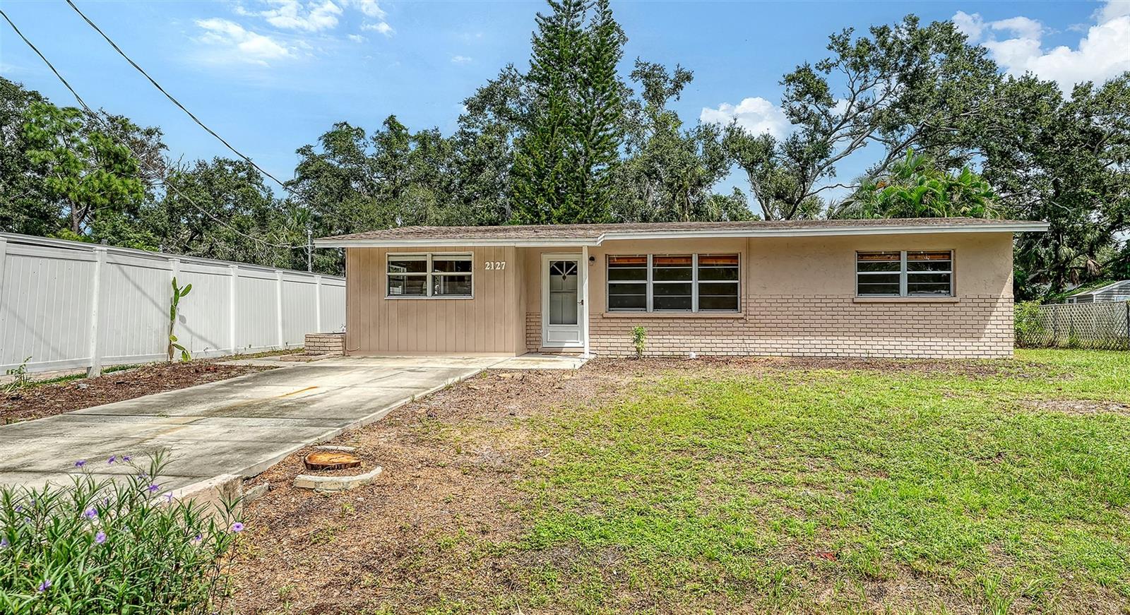 A4665046 Property Photo