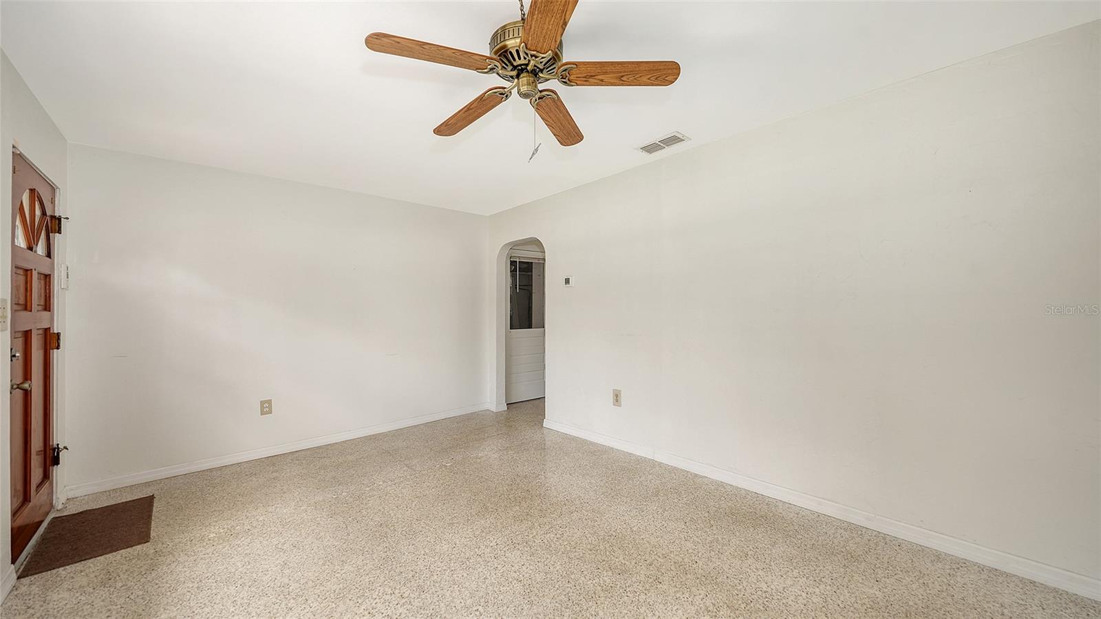 A4665046 Property Photo