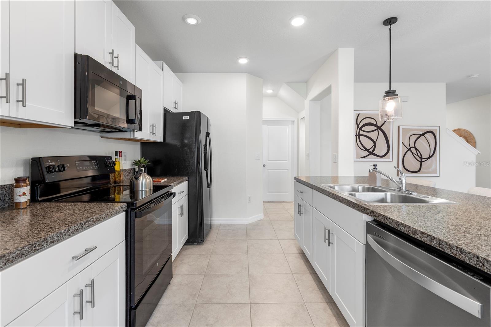 7033 SAMUEL IVY DR, TAMPA, FL, 33619