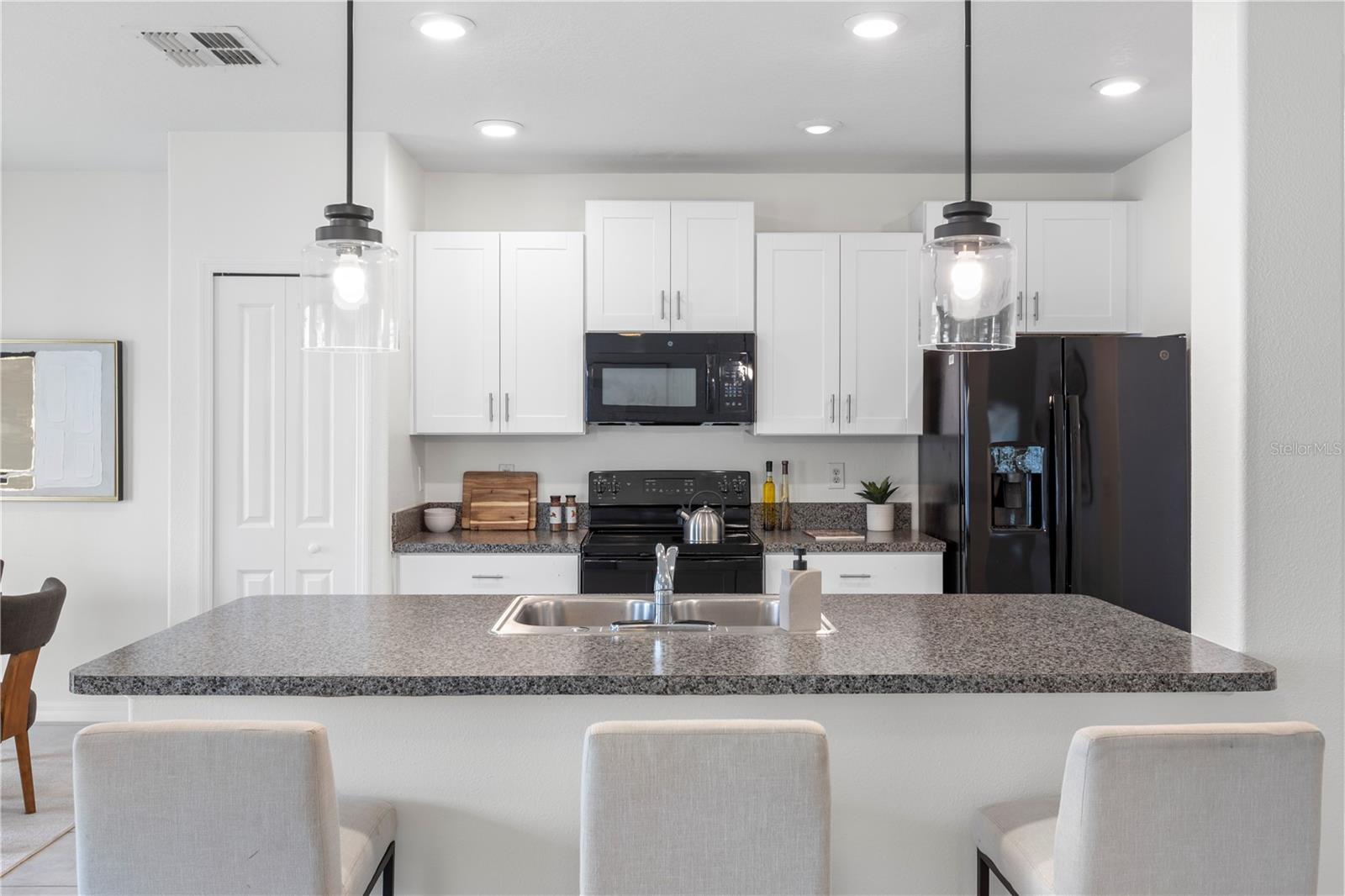 7033 SAMUEL IVY DR, TAMPA, FL, 33619