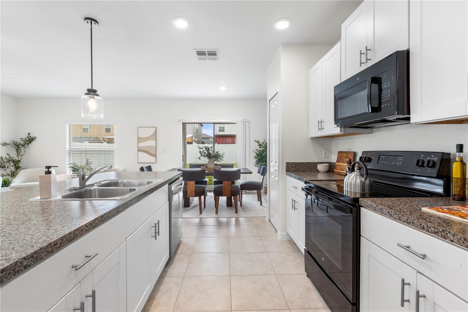 7033 SAMUEL IVY DR, TAMPA, FL, 33619