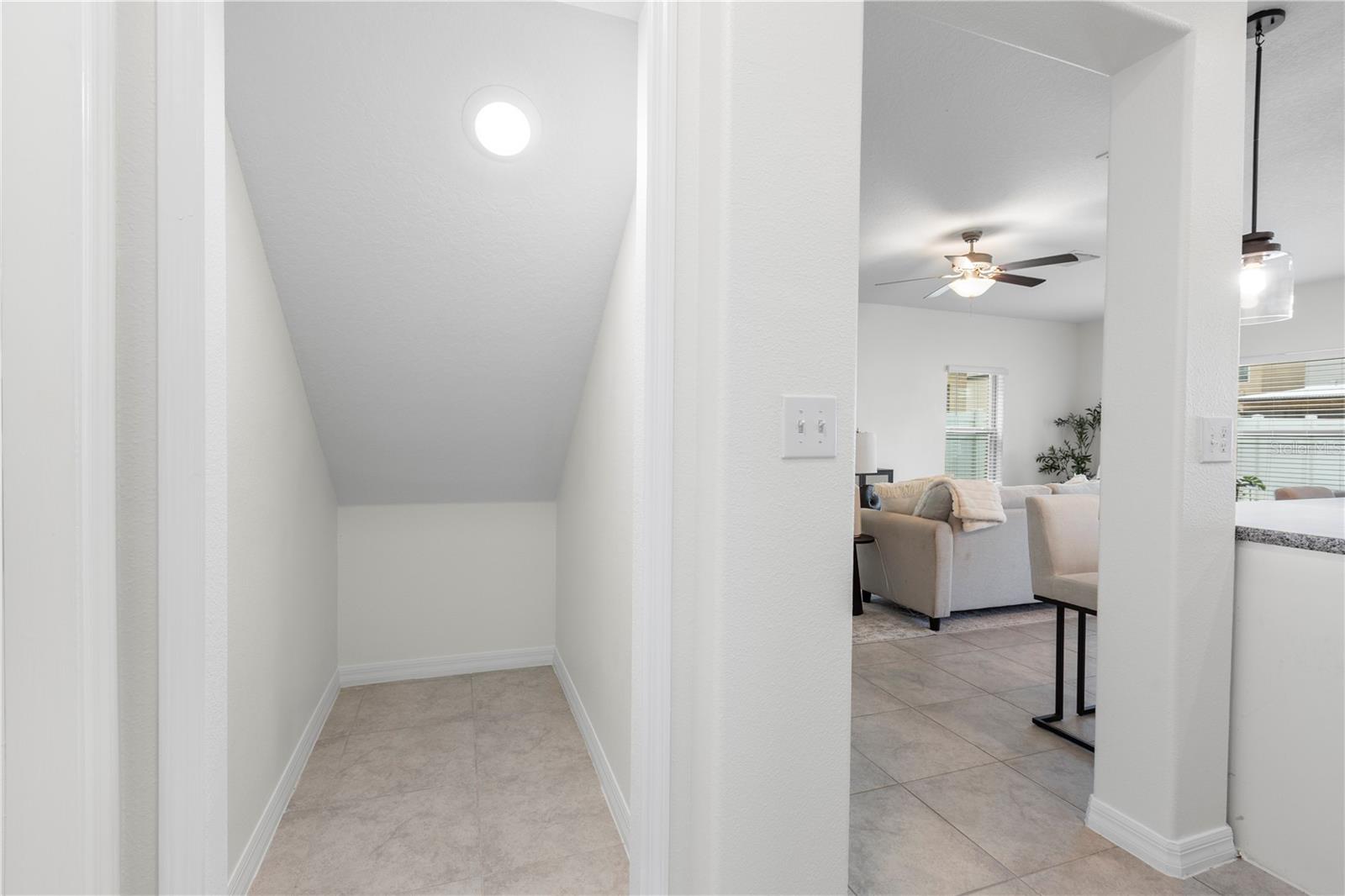 7033 SAMUEL IVY DR, TAMPA, FL, 33619