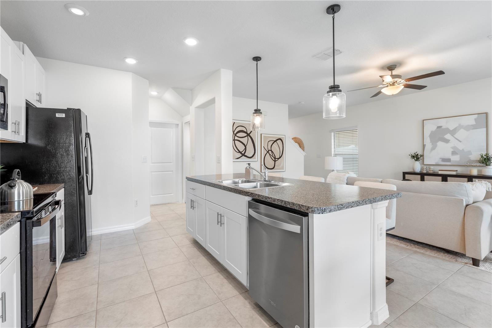 7033 SAMUEL IVY DR, TAMPA, FL, 33619