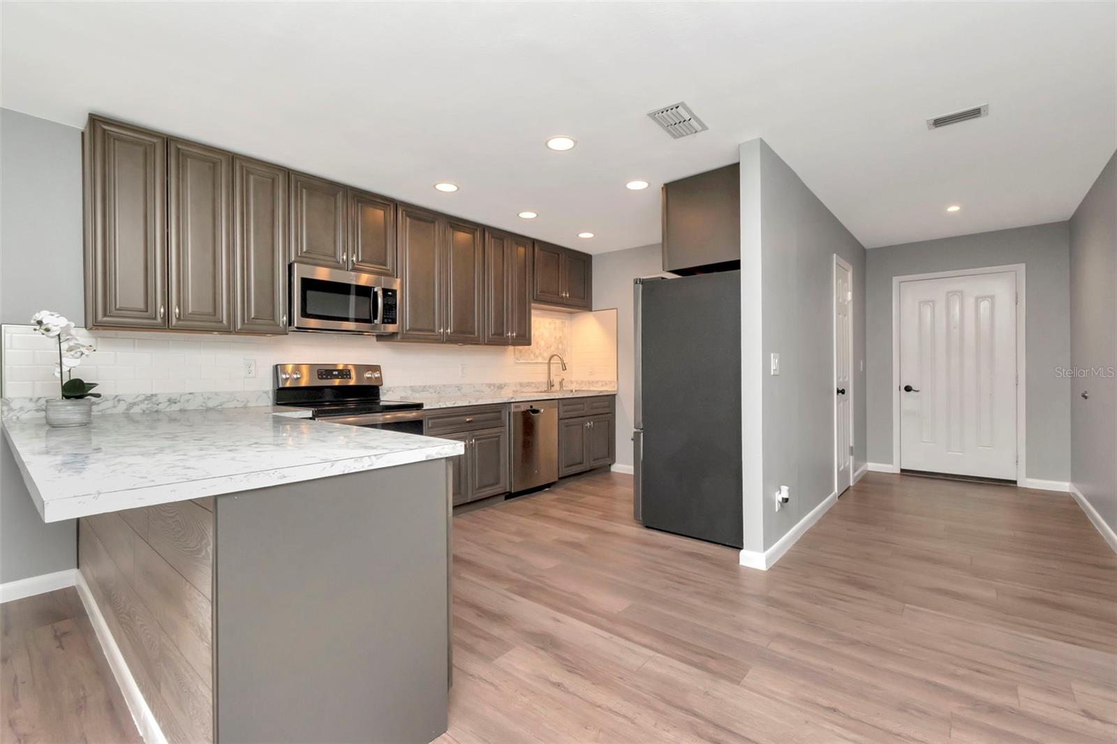 1200 TARPON WOODS BLVD #M8, PALM HARBOR, FL, 34685