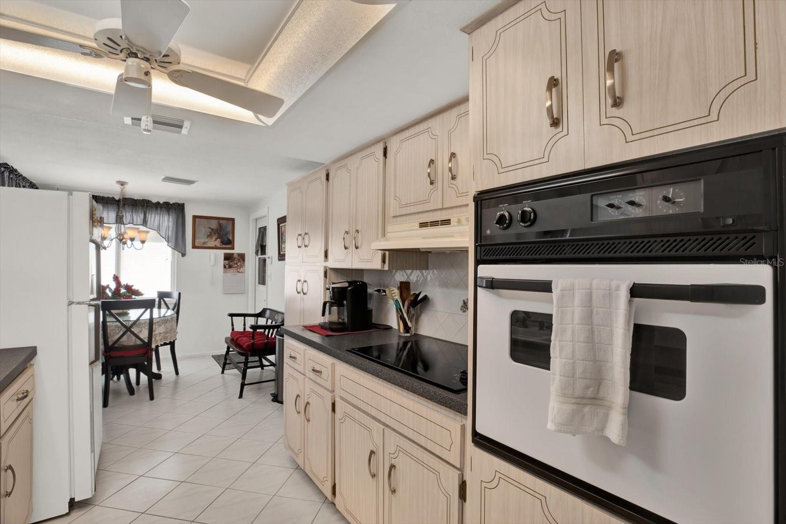 Refrigerator, Cooktop, Oven