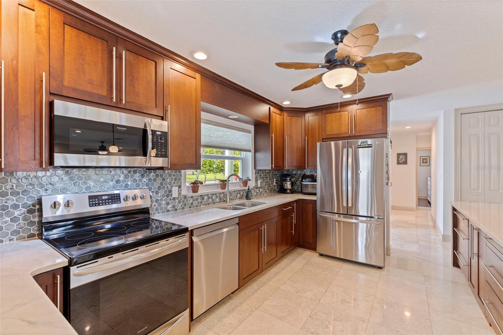 285 3RD ST W, TIERRA VERDE, FL, 33715