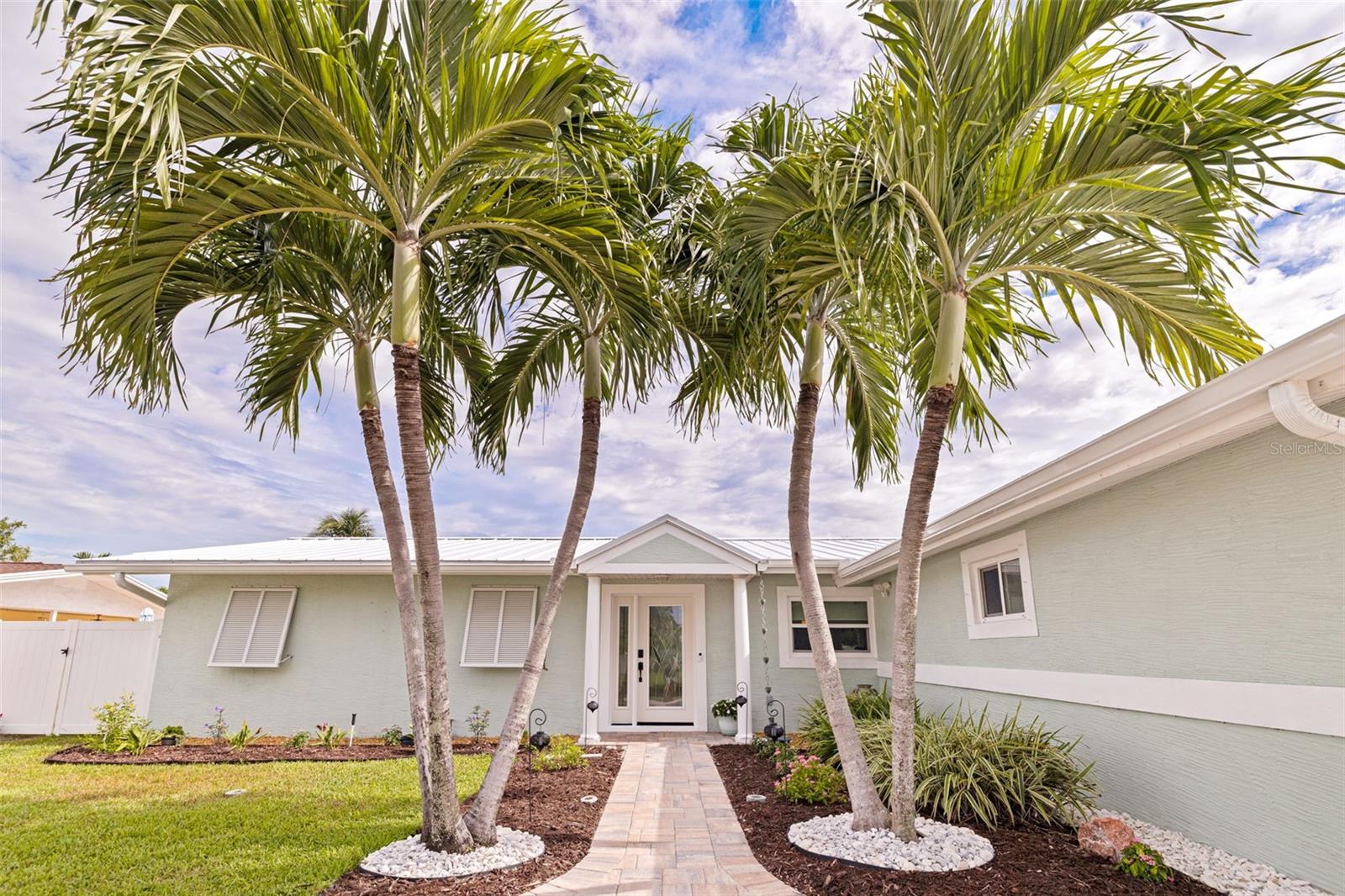 285 3RD ST W, TIERRA VERDE, FL, 33715