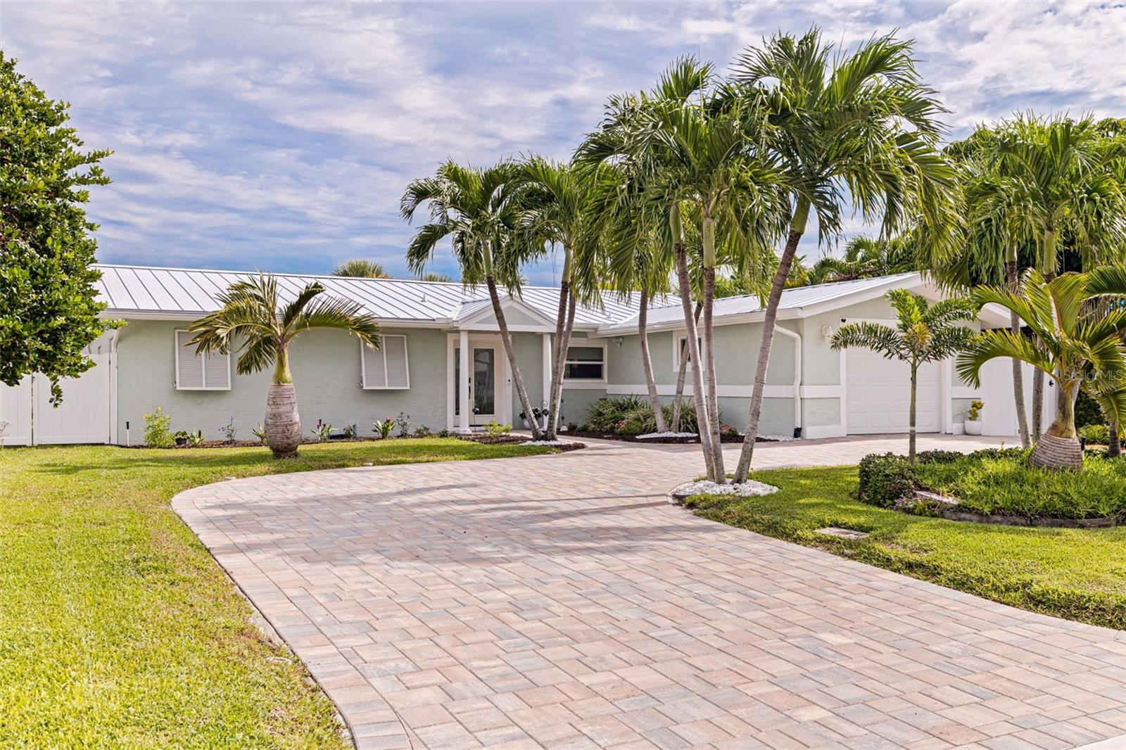 285 3RD ST W, TIERRA VERDE, FL, 33715