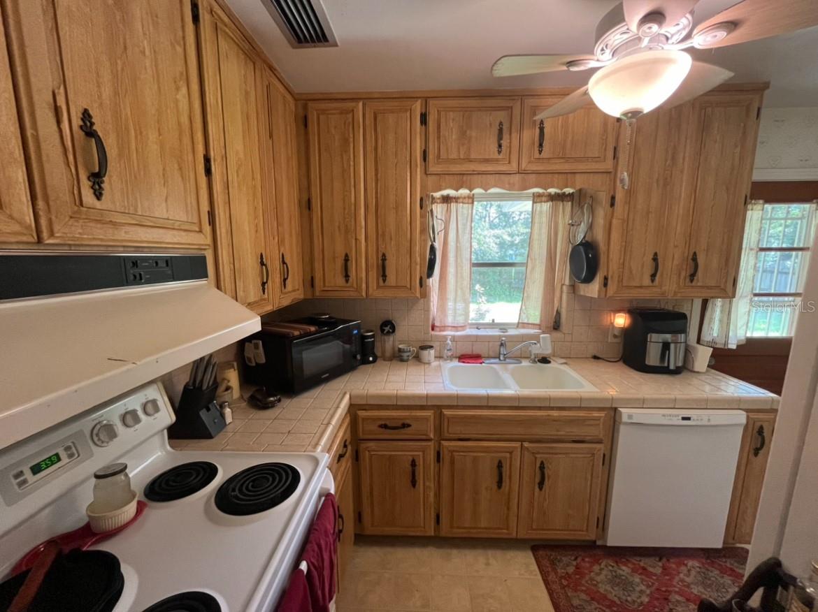 2812 E PINE ST, ORLANDO, FL, 32803