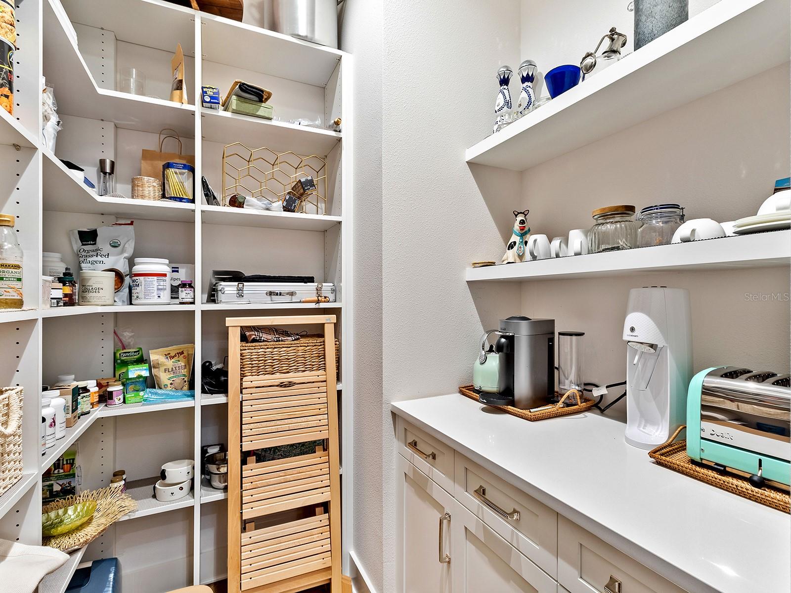 A4665083 Property Photo