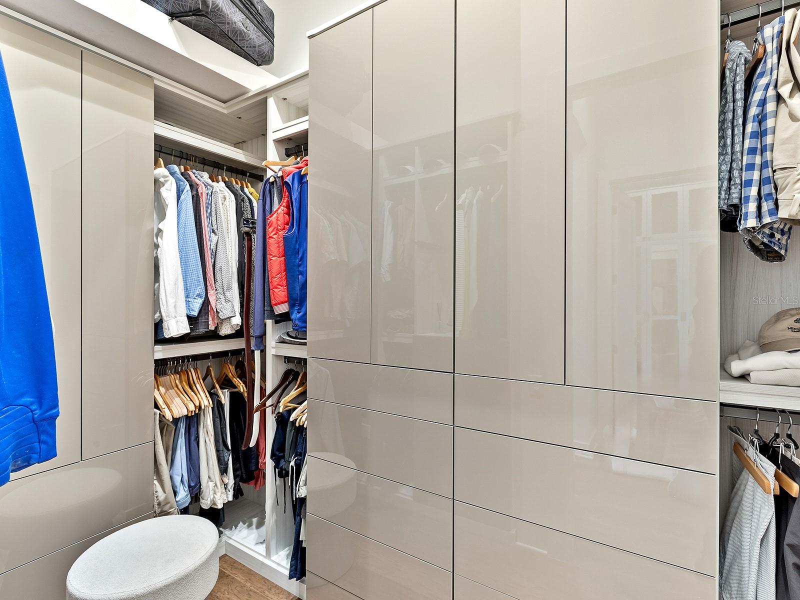A4665083 Property Photo
