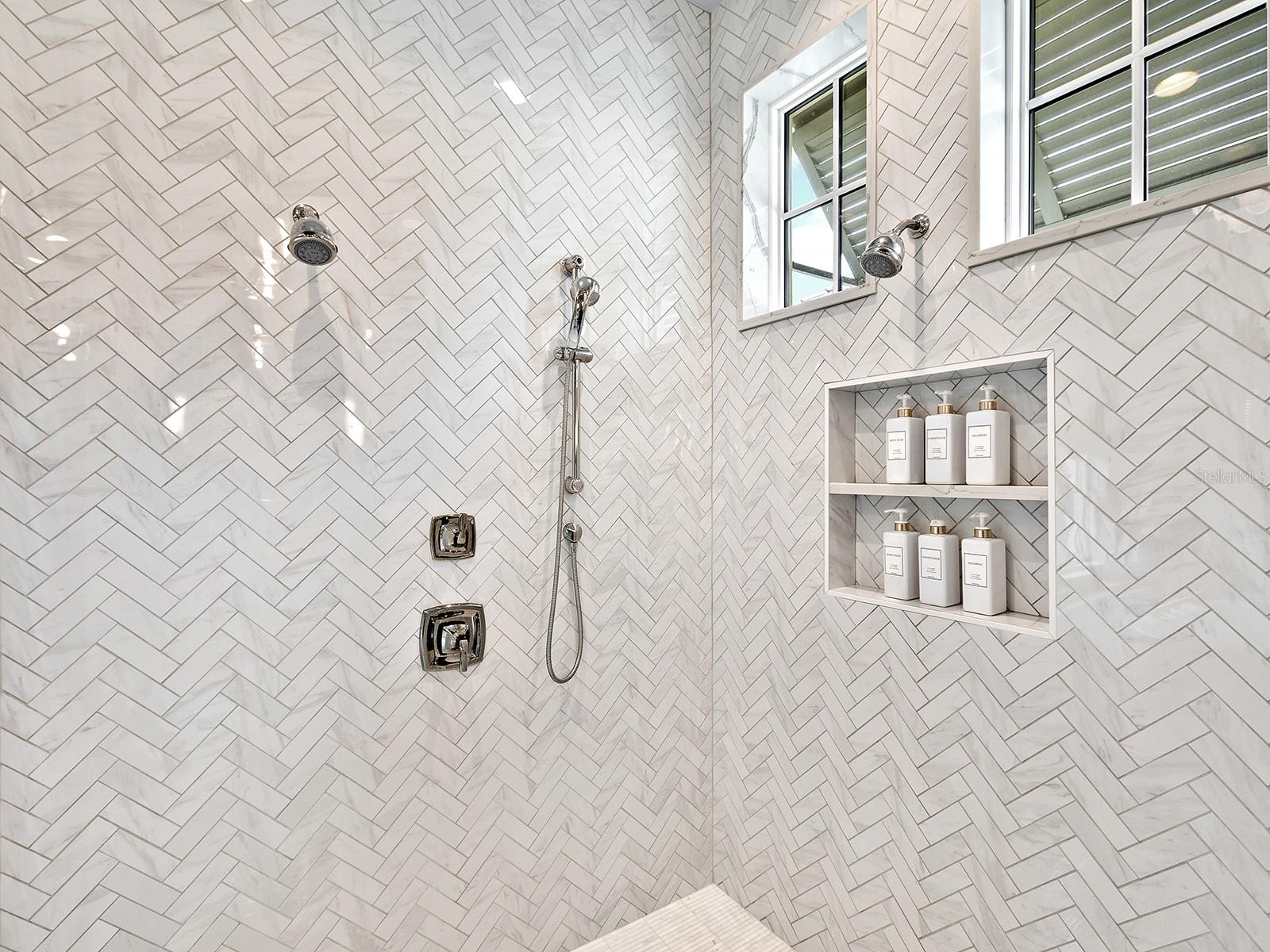 A4665083 Property Photo