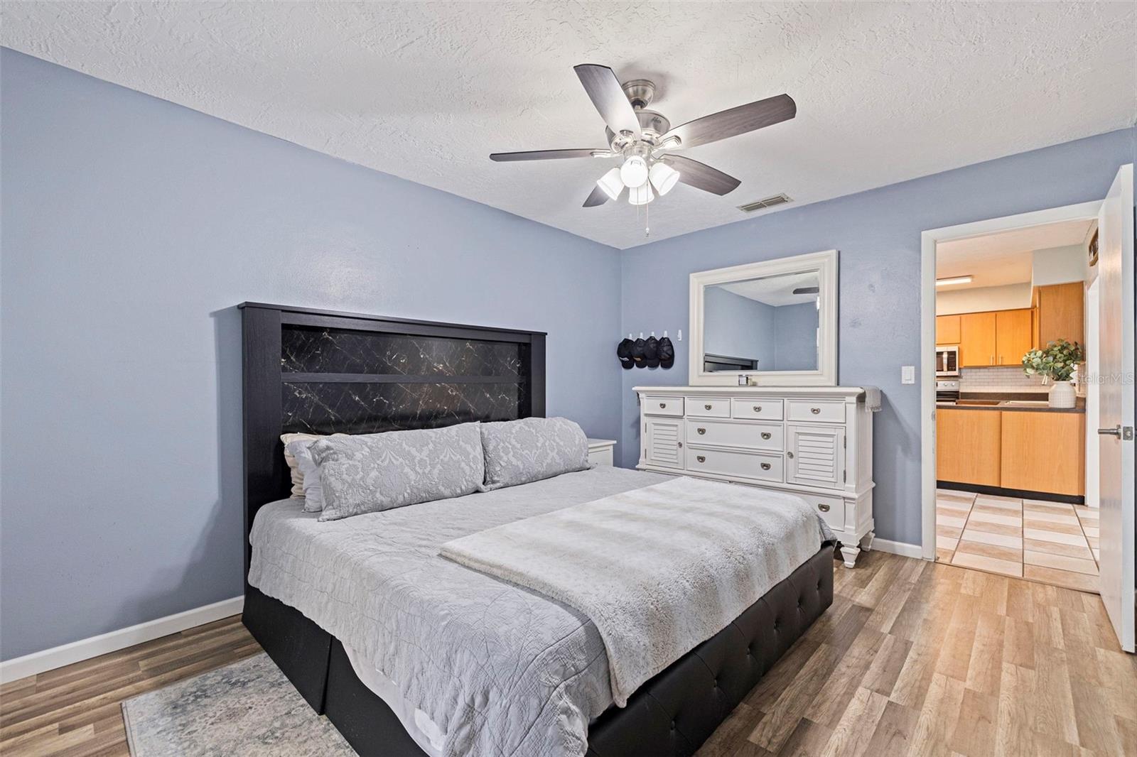 8210 FLAME VINE AVE, SEMINOLE, FL, 33777