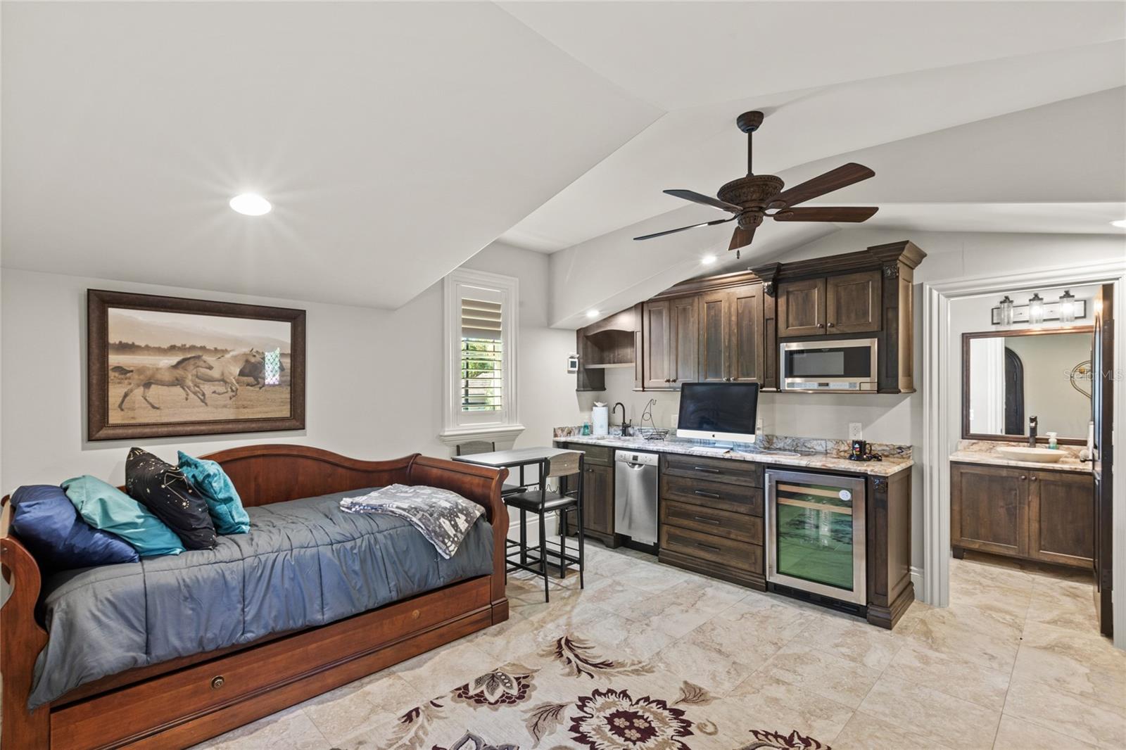 O6344365 Property Photo