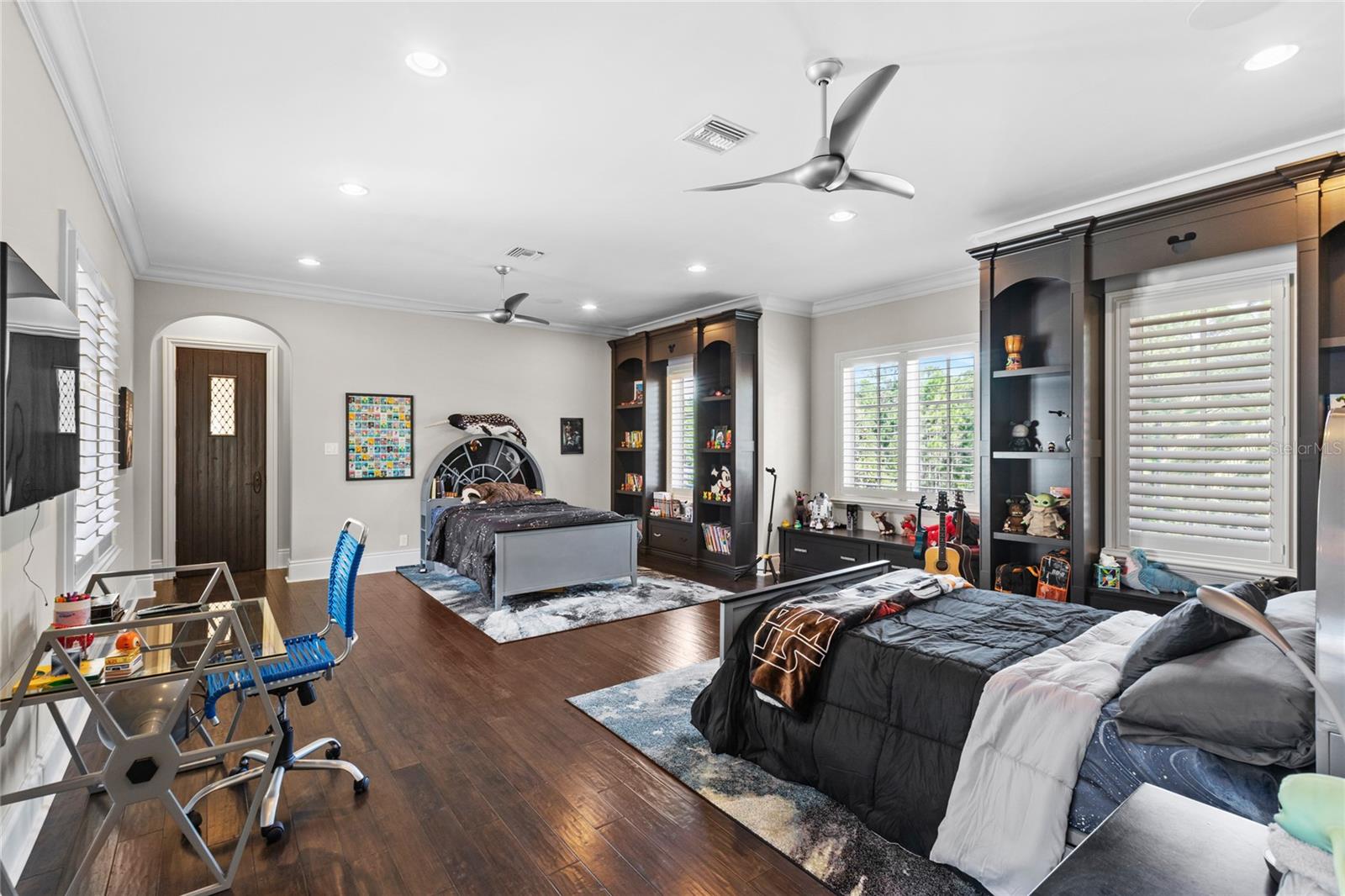 O6344365 Property Photo