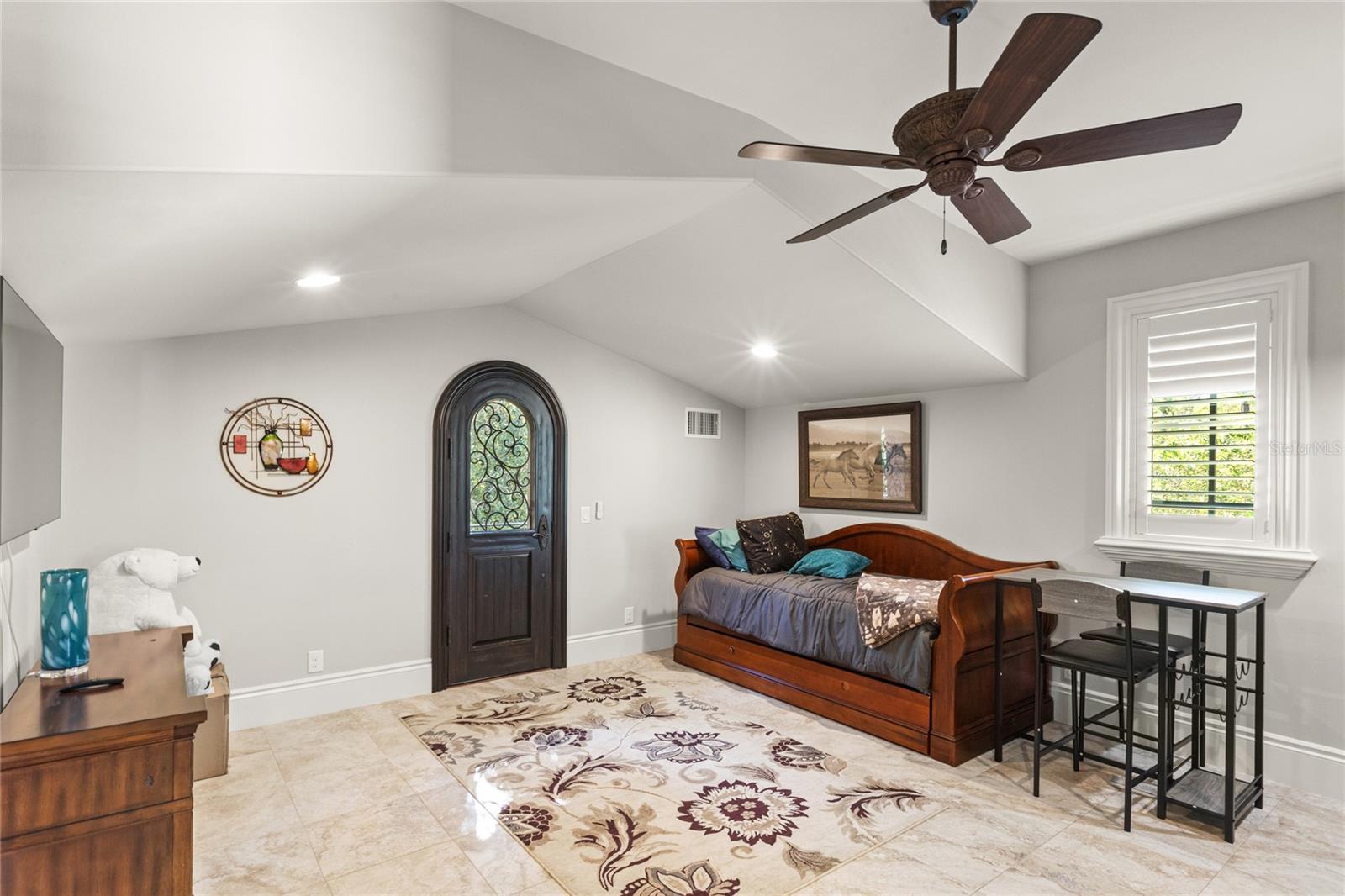 O6344365 Property Photo