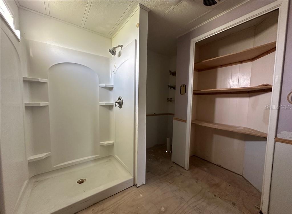 TB8427881 Property Photo