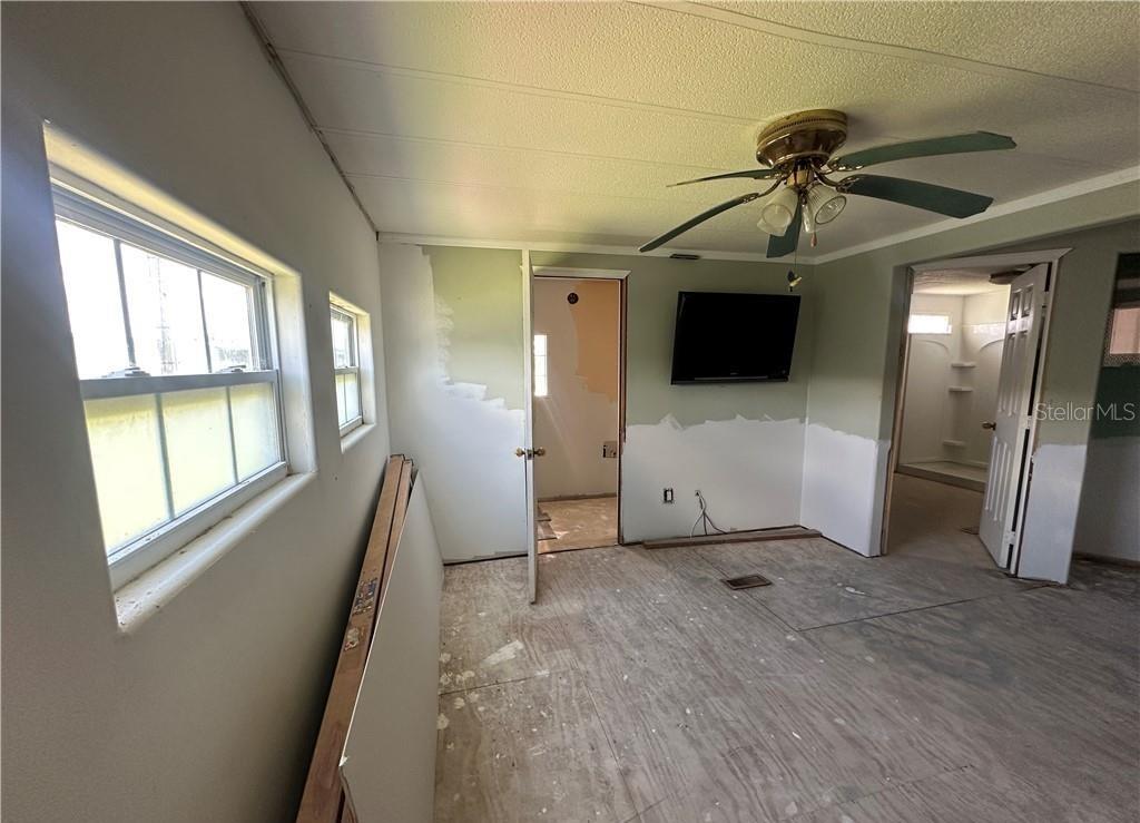 TB8427881 Property Photo