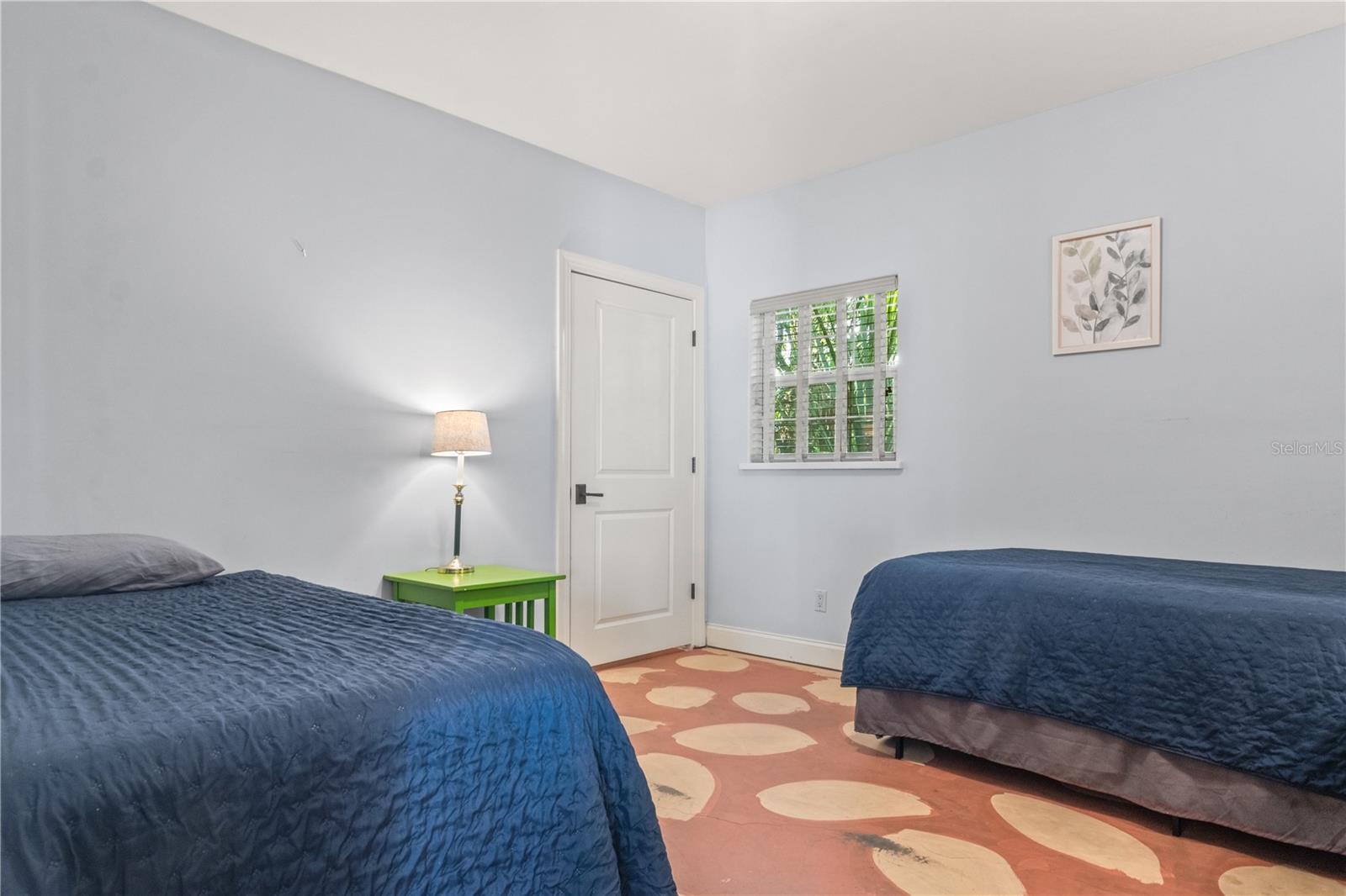 Right Unit - 2 Bedroom-1 Bathroom