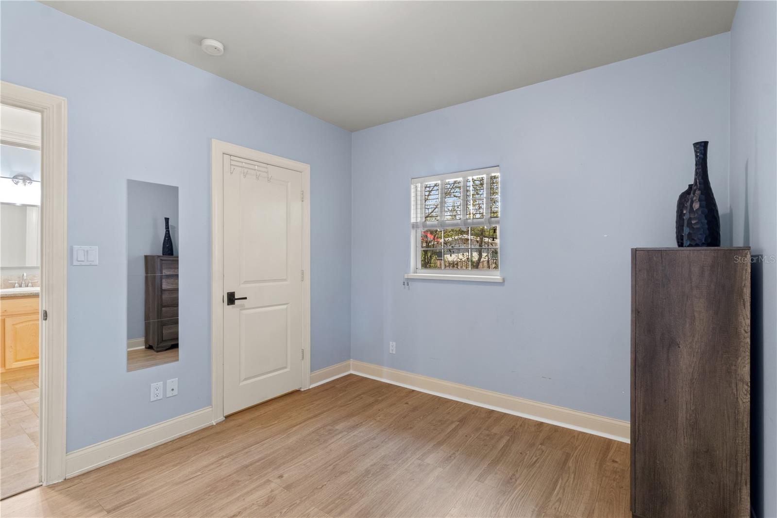 Left Unit - 1 Bedroom-1 Bathroom