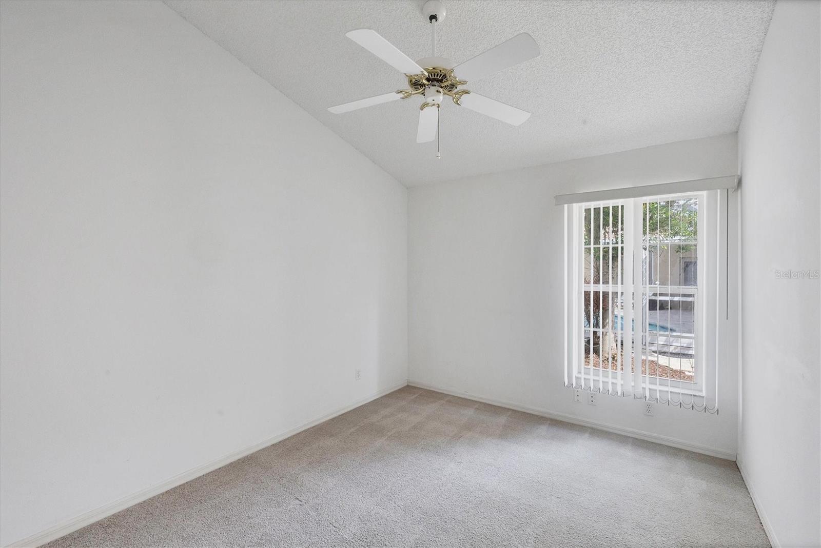A4665158 Property Photo