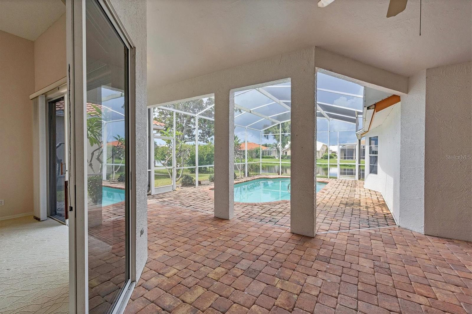 A4665158 Property Photo