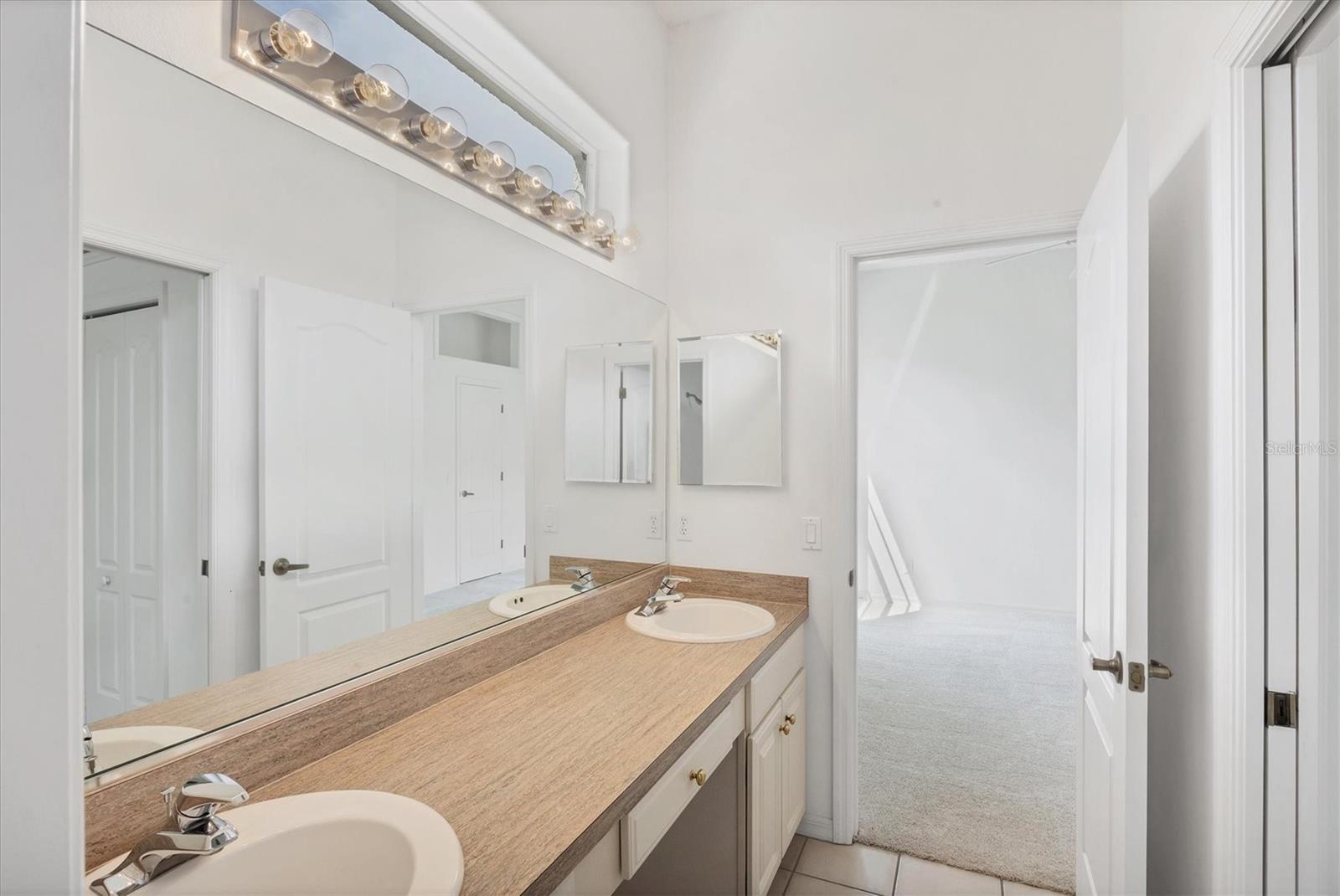 A4665158 Property Photo