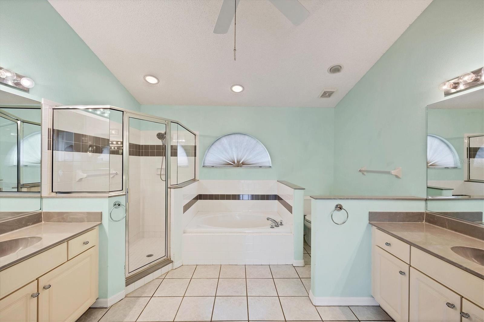 A4665158 Property Photo