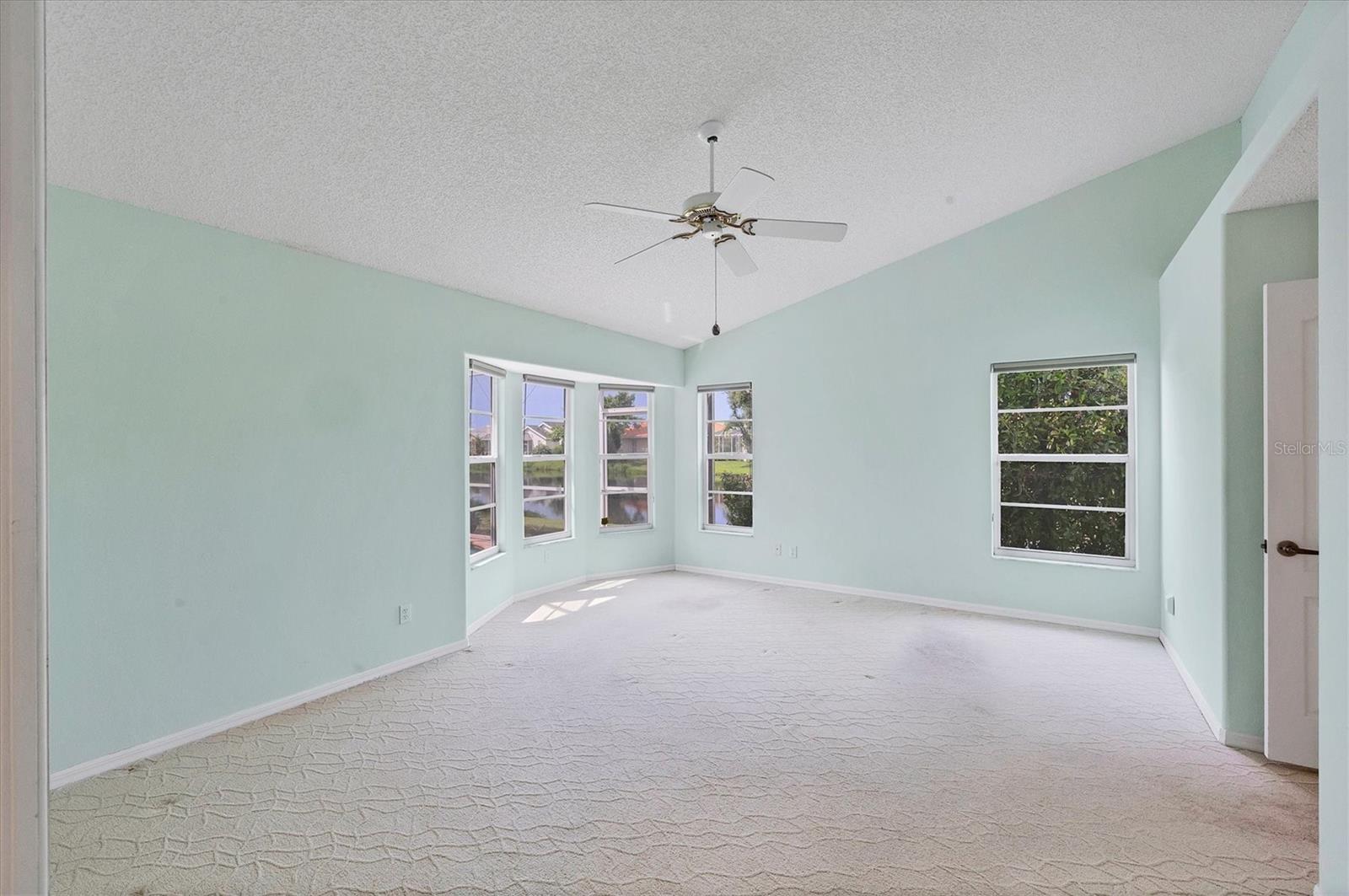 A4665158 Property Photo