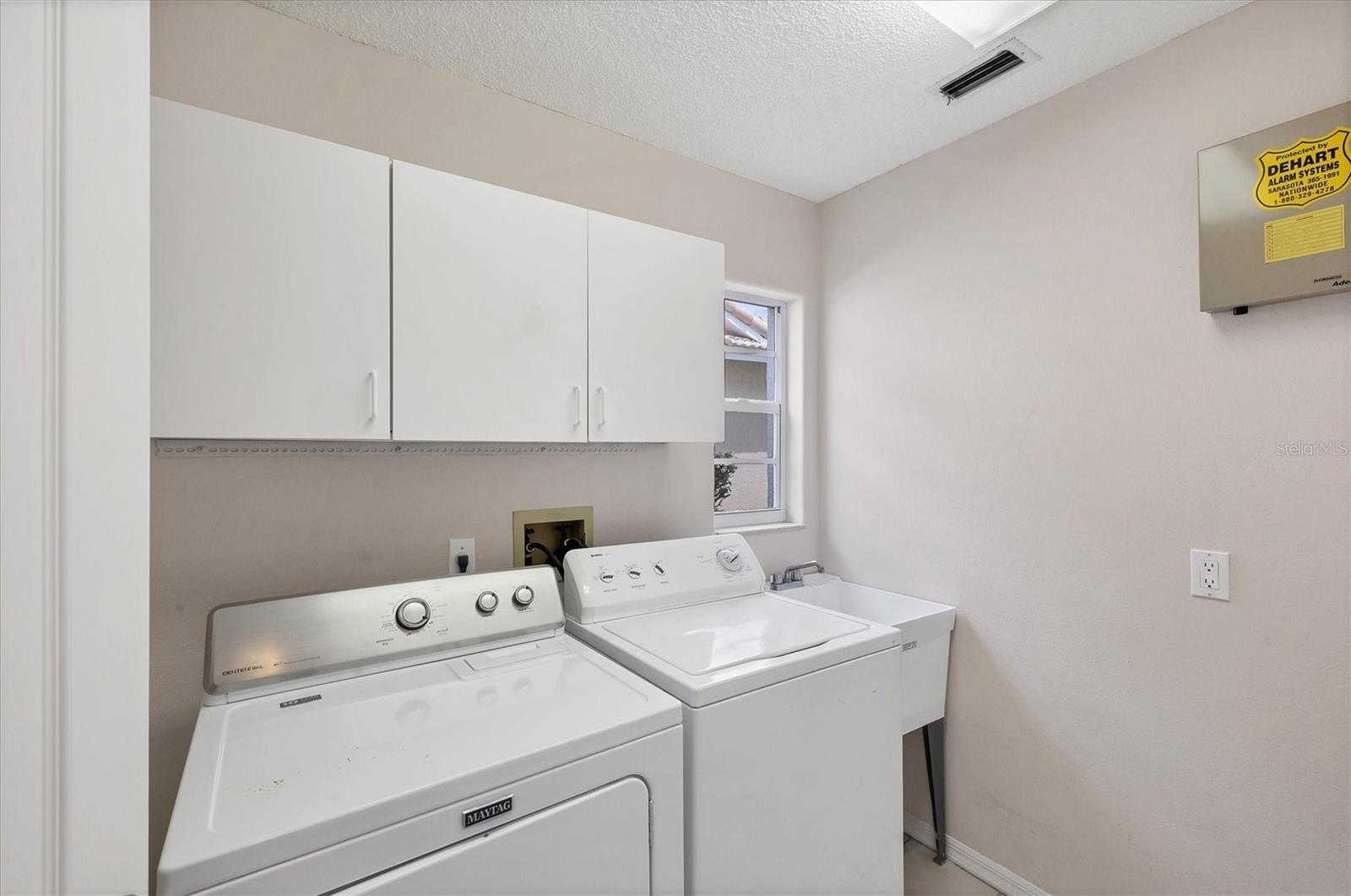A4665158 Property Photo