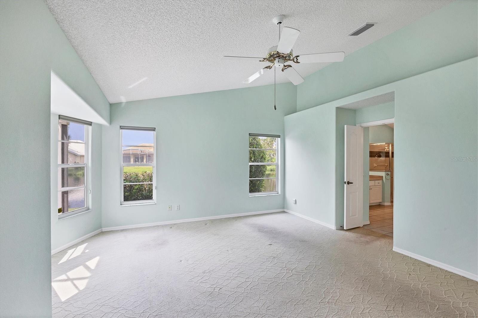 A4665158 Property Photo