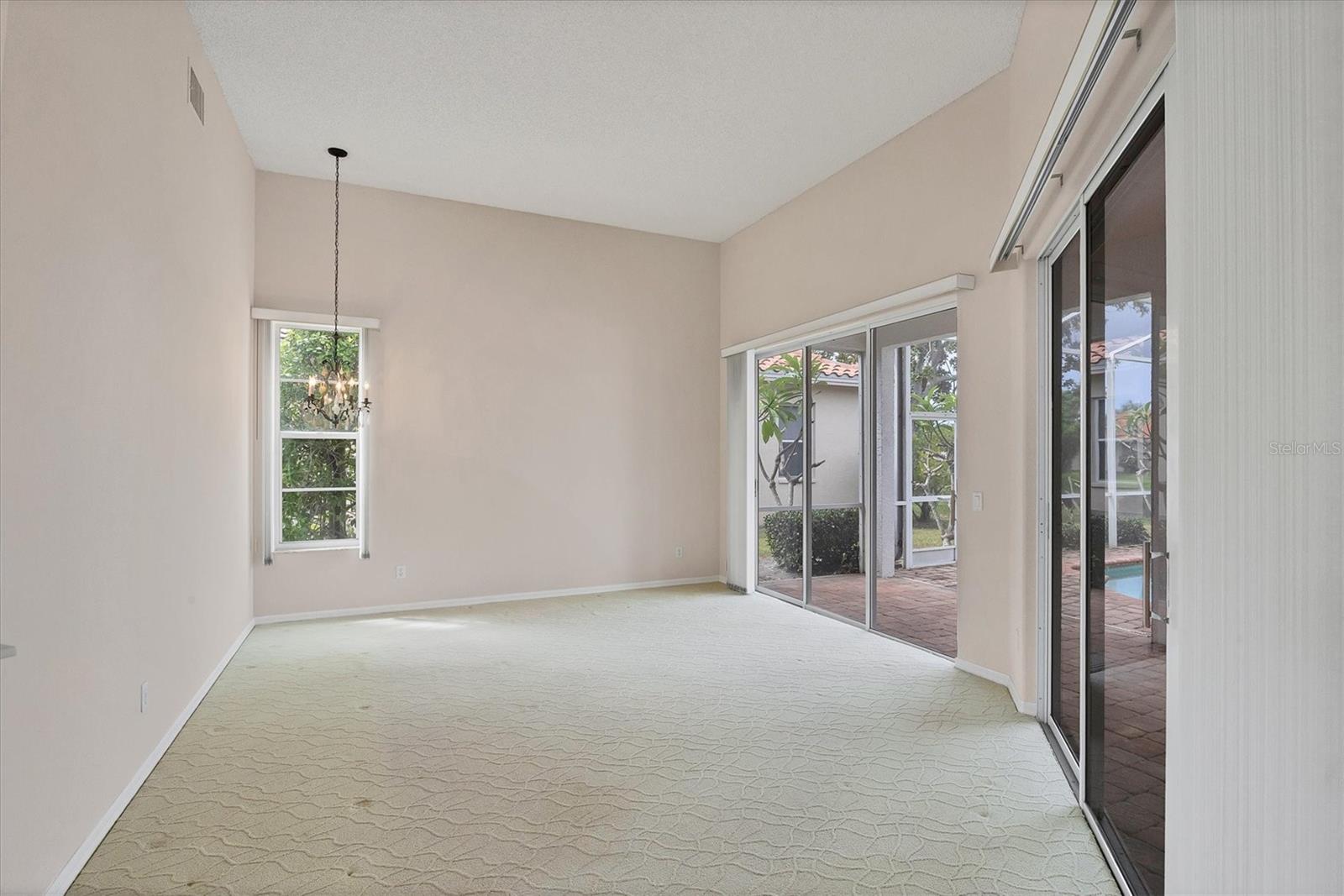 A4665158 Property Photo