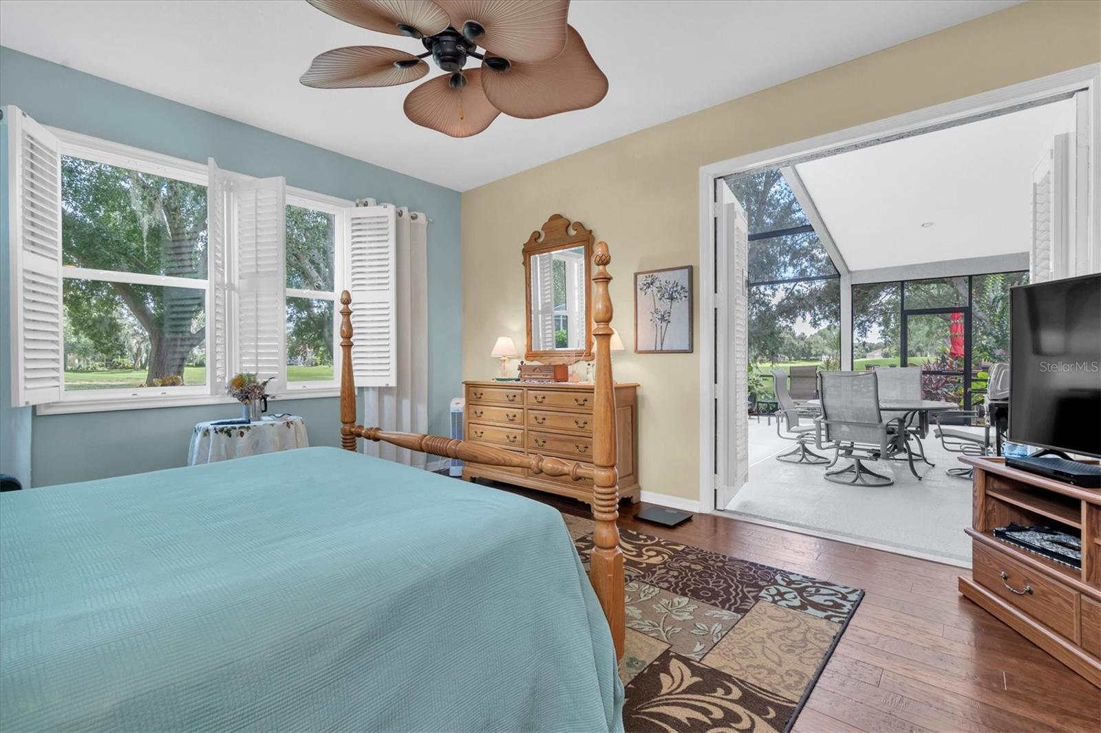 Primary Suite - French doors to the lanai