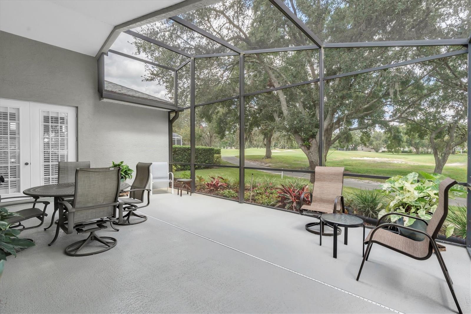 Large Screened in Lanai with Beautiful Views