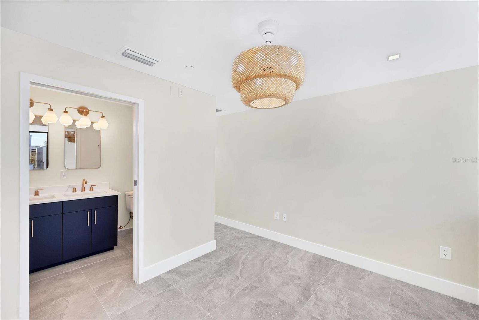 1558 4TH ST #216, SARASOTA, FL, 34236