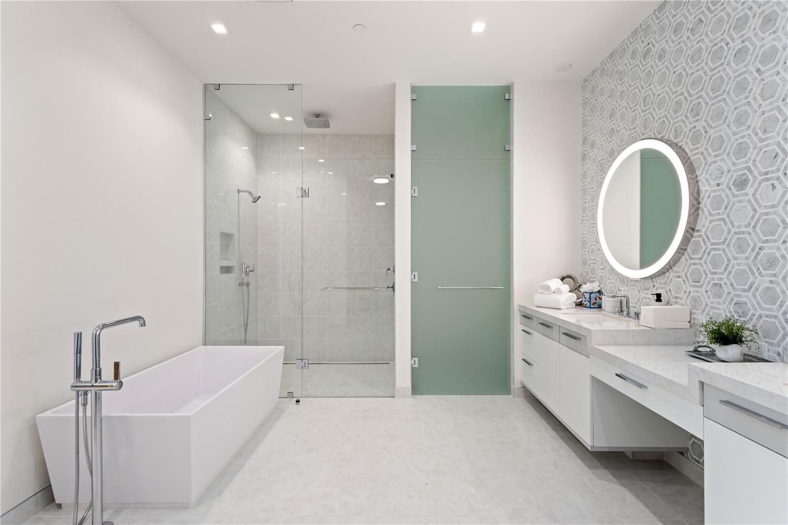 A4665165 Property Photo