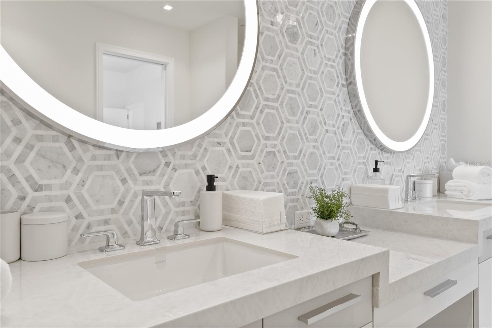 A4665165 Property Photo