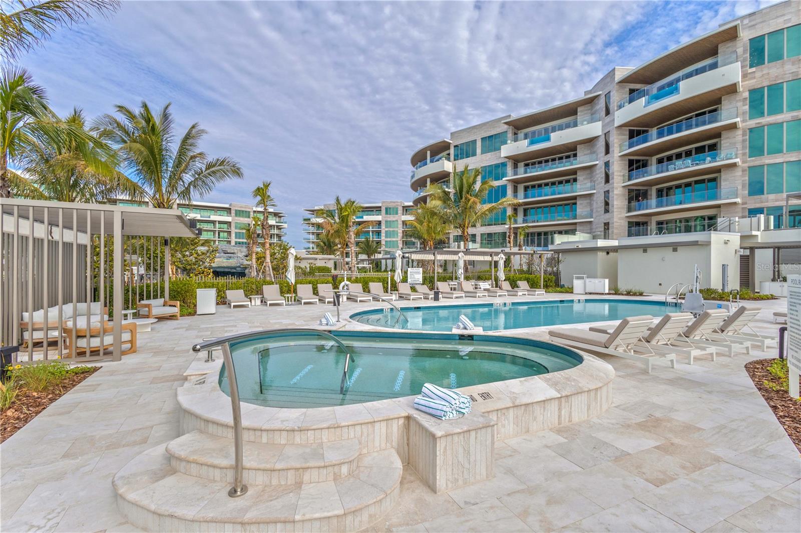 A4665165 Property Photo