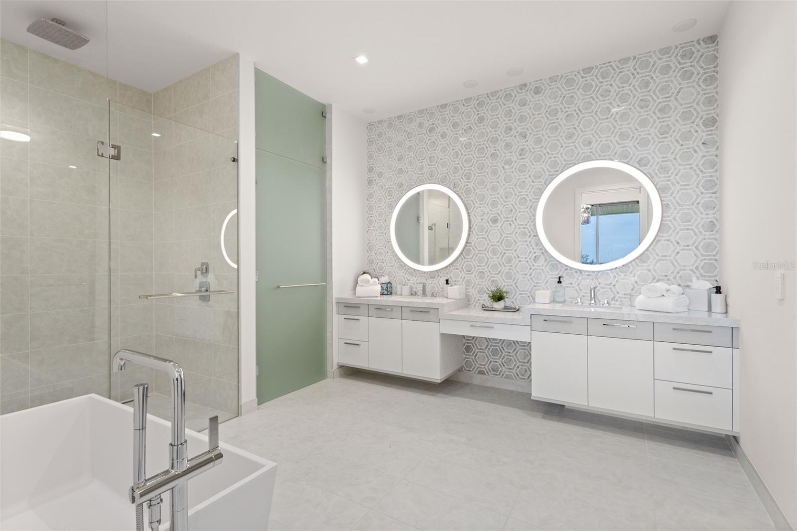 A4665165 Property Photo